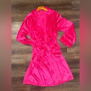 Ulta Beauty Women’s Bright Pink Velour Robe